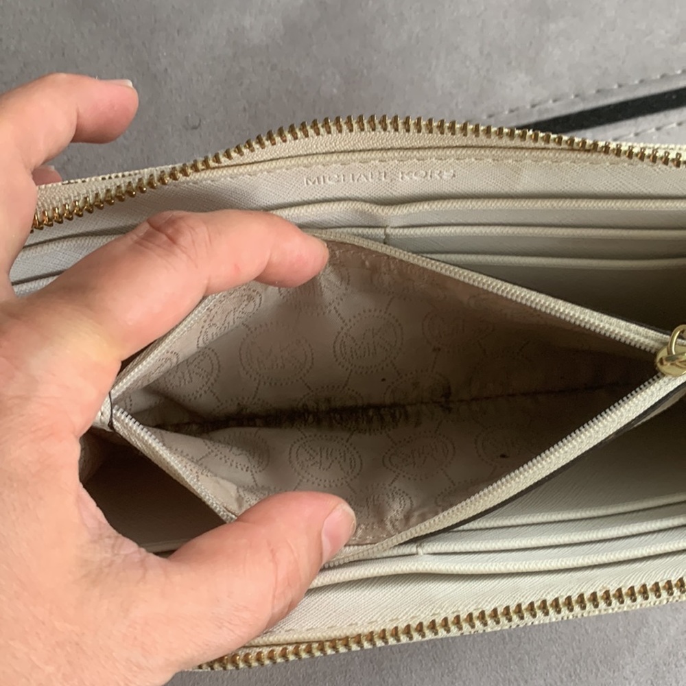 Michael Kors Est. 1981 Leather Wallet - Picture 16 of 17